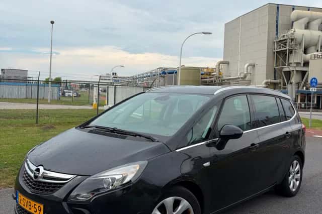 Opel Zafira Tourer (2013) thumbnail 1