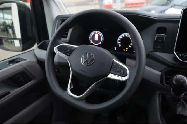 Volkswagen Crafter (2024) thumbnail 4