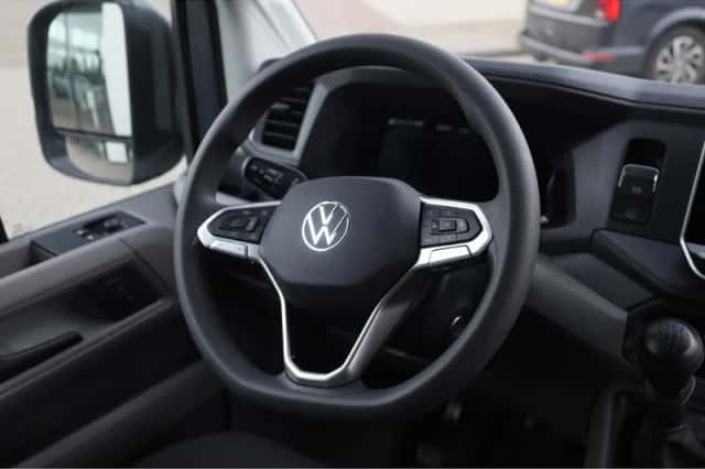 Volkswagen Crafter (2024) thumbnail 4