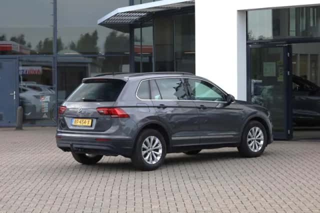 Volkswagen Tiguan (2017) thumbnail 3