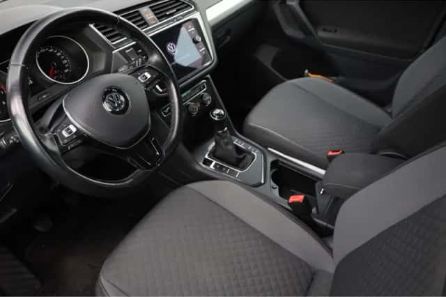 Volkswagen Tiguan (2017) thumbnail 4