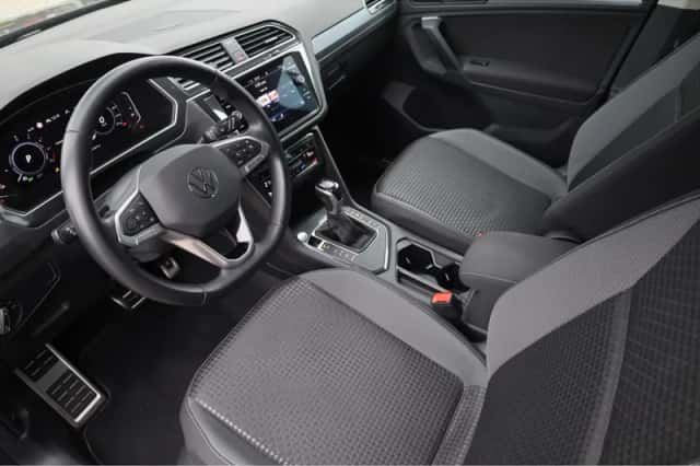 Volkswagen Tiguan (2022) thumbnail 2