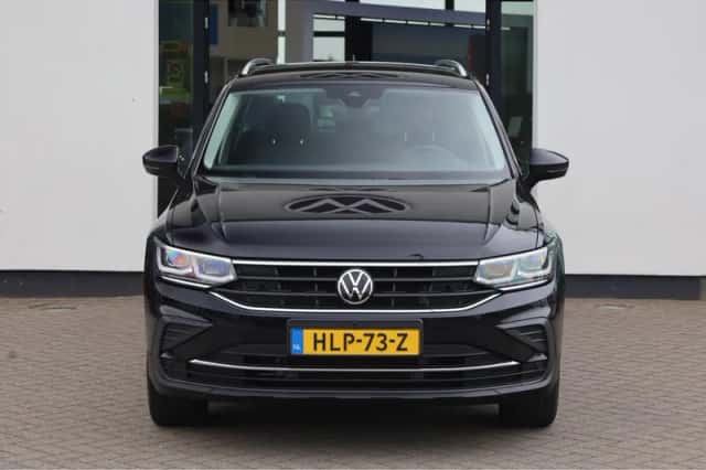 Volkswagen Tiguan (2022) thumbnail 6