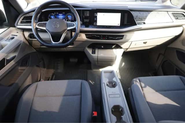 Volkswagen Multivan (2022) thumbnail 5