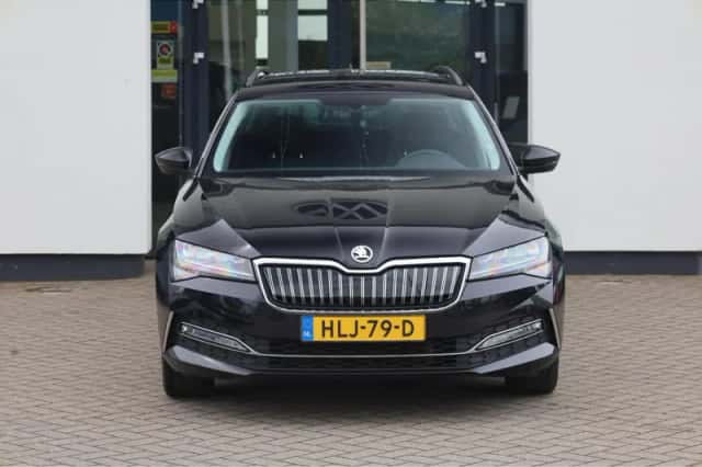Škoda Superb (2023) thumbnail 6