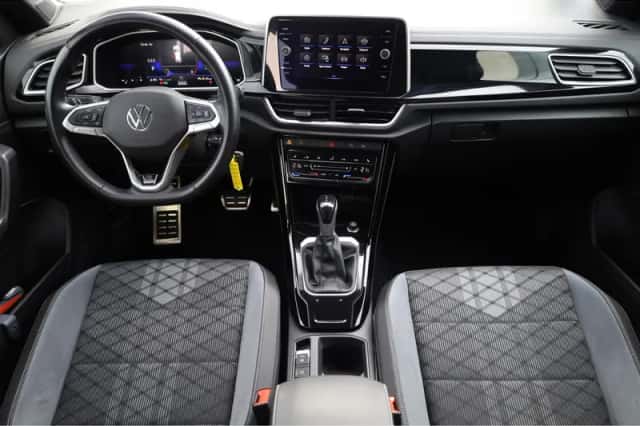 Volkswagen T-Roc (2024) thumbnail 2