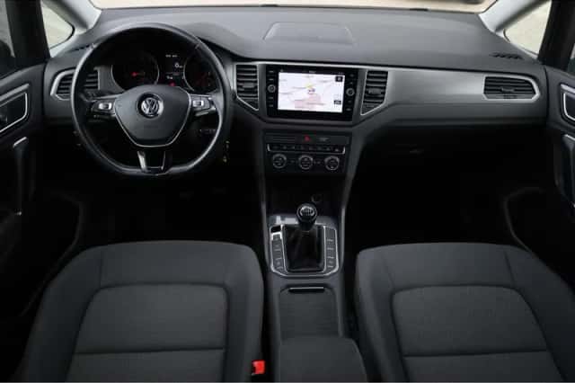 Volkswagen Golf Sportsvan (2019) thumbnail 2