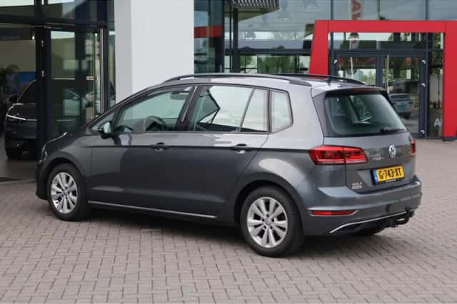 Volkswagen Golf Sportsvan (2019) thumbnail 3