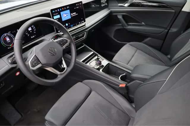 Volkswagen Tiguan (2025) thumbnail 5
