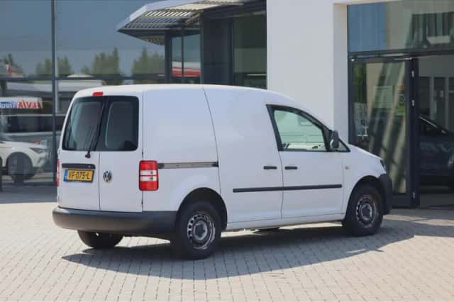 Volkswagen Caddy (2013) thumbnail 3