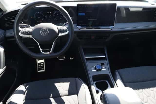 Volkswagen Tiguan (2025) thumbnail 2