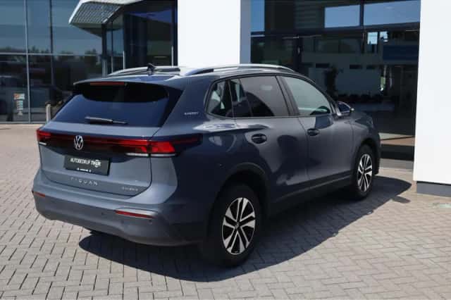 Volkswagen Tiguan (2025) thumbnail 3