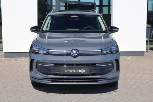 Volkswagen Tiguan (2025) thumbnail 5