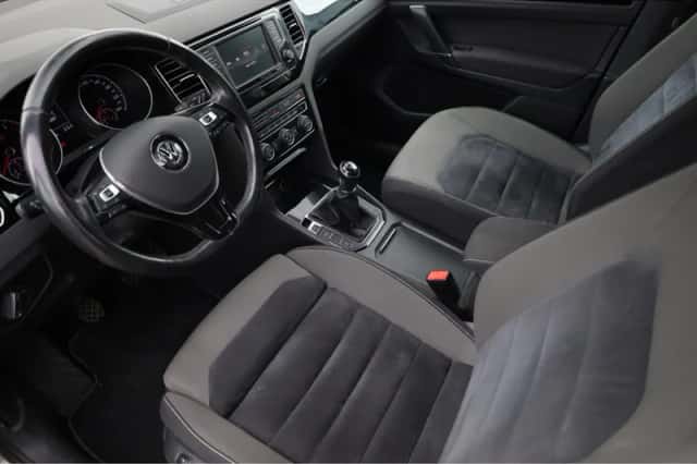 Volkswagen Golf Sportsvan (2016) thumbnail 4