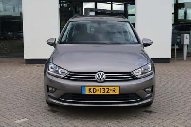 Volkswagen Golf Sportsvan (2016) thumbnail 5