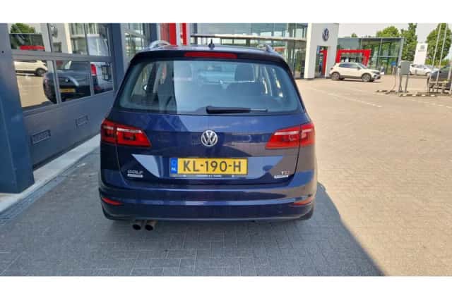 Volkswagen Golf Sportsvan (2016) thumbnail 3