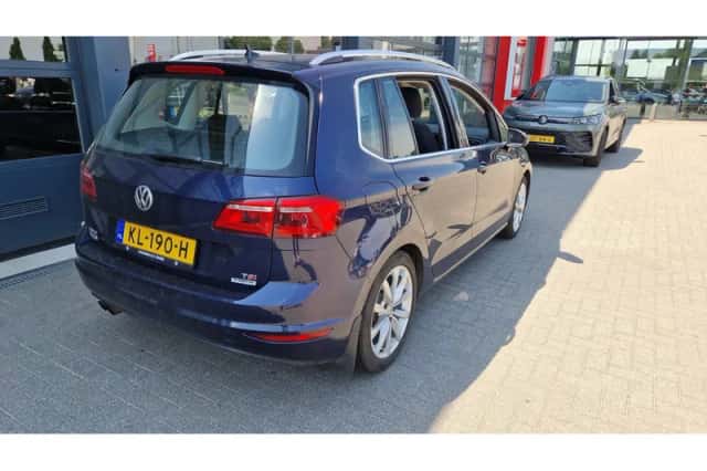 Volkswagen Golf Sportsvan (2016) thumbnail 4