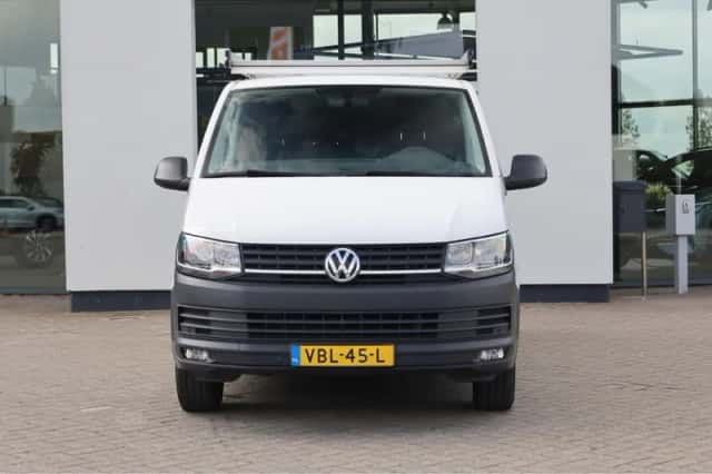 Volkswagen Transporter (2019) thumbnail 5