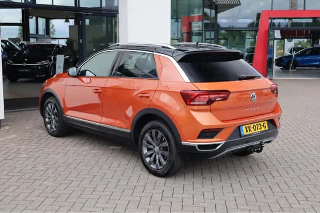 Volkswagen T-Roc (2019) thumbnail 3