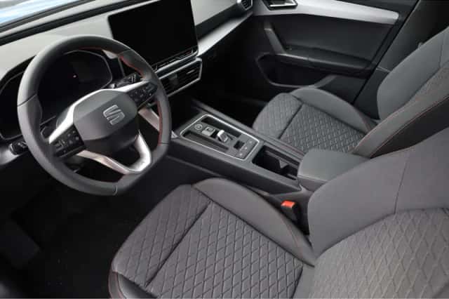 SEAT Leon (2026) thumbnail 4