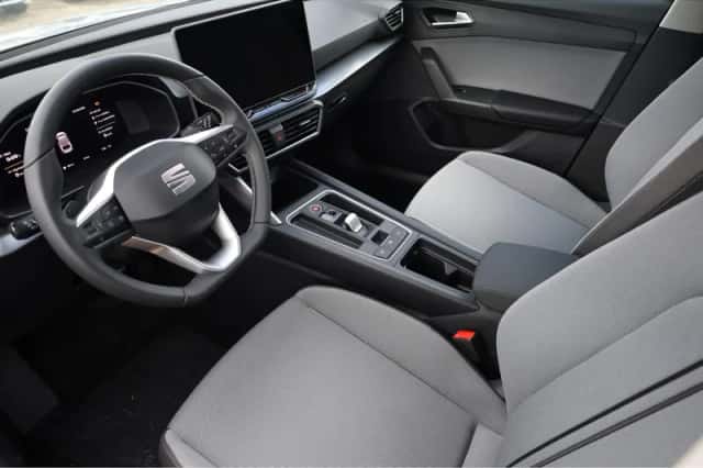 SEAT Leon (2026) thumbnail 3