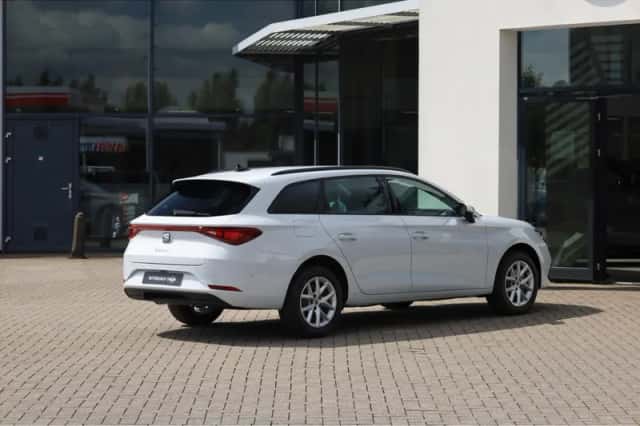 SEAT Leon (2026) thumbnail 3