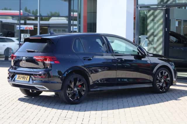 Volkswagen Golf (2022) thumbnail 6