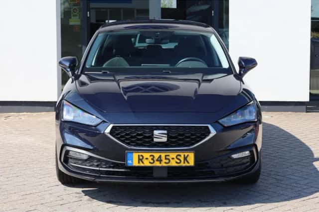 SEAT Leon (2022) thumbnail 4