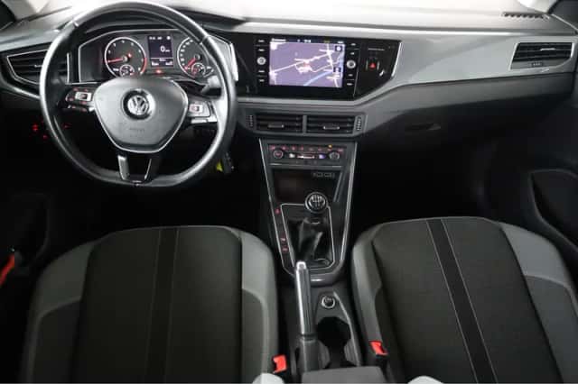 Volkswagen Polo (2018) thumbnail 2