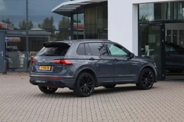 Volkswagen Tiguan (2021) thumbnail 3