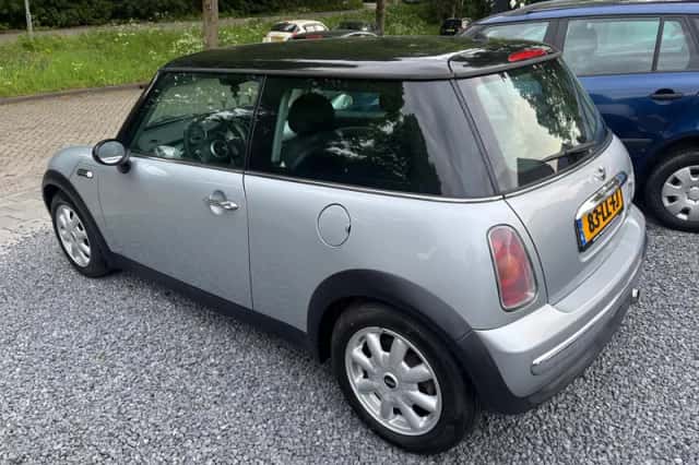 MINI Cooper (2003) thumbnail 6