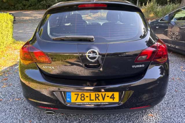 Opel Astra (2010) thumbnail 5