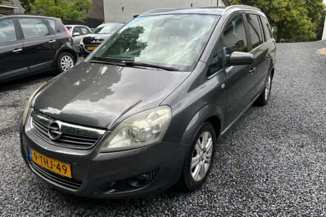 Opel Zafira (2009) thumbnail 1