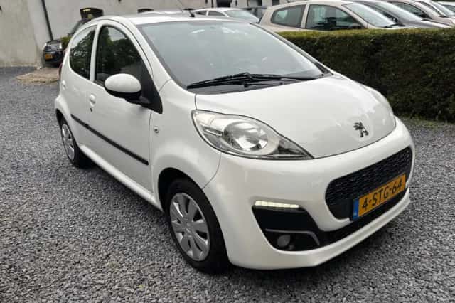 Peugeot 107 (2013) thumbnail 3