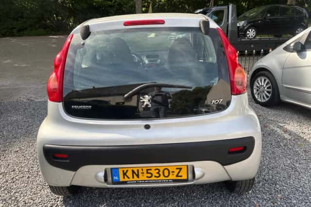 Peugeot 107 (2009) thumbnail 5