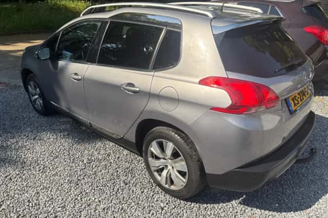 Peugeot 2008 (2015) thumbnail 6