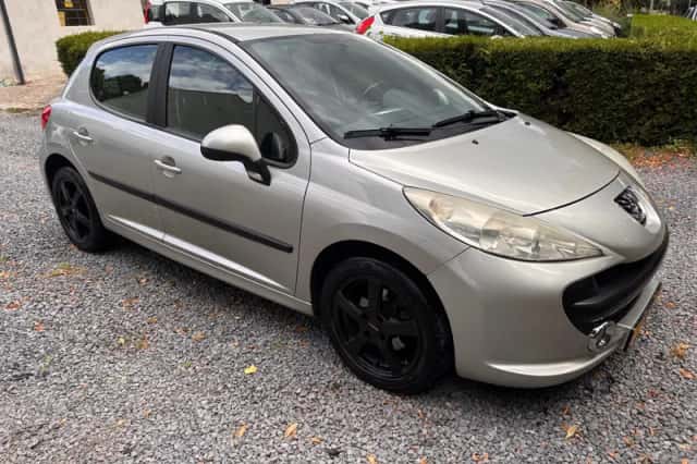Peugeot 207 (2008) thumbnail 3