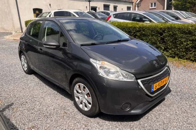 Peugeot 208 (2013) thumbnail 3