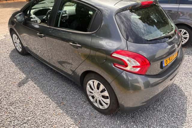Peugeot 208 (2013) thumbnail 6