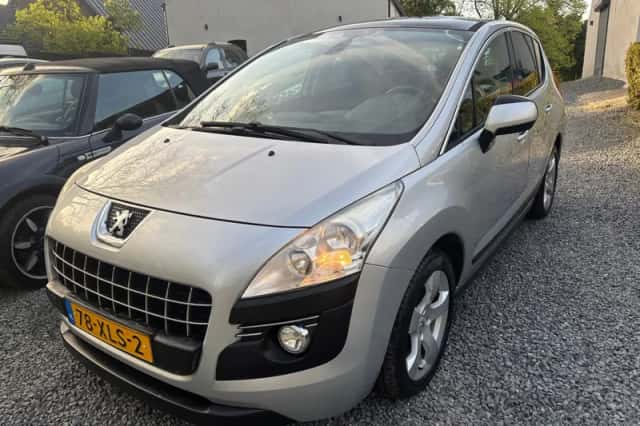Peugeot 3008 (2012) thumbnail 1