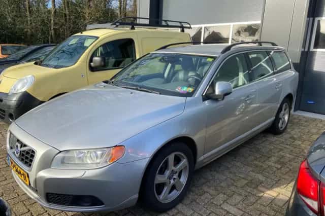 Volvo V70 (2013) thumbnail 1