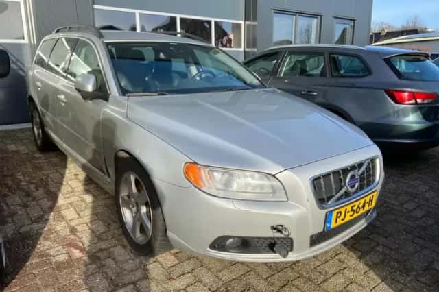 Volvo V70 (2013) thumbnail 3