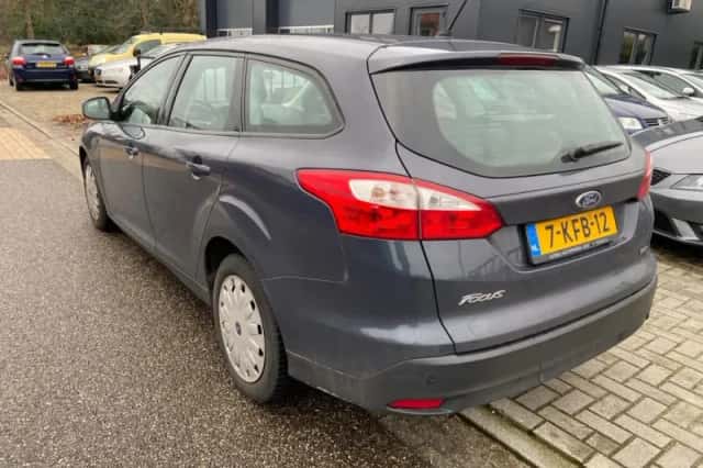 Ford Focus (2013) thumbnail 2