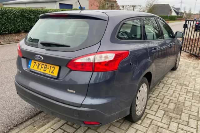 Ford Focus (2013) thumbnail 4