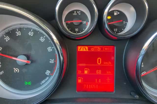 Opel Astra (2014) thumbnail 6