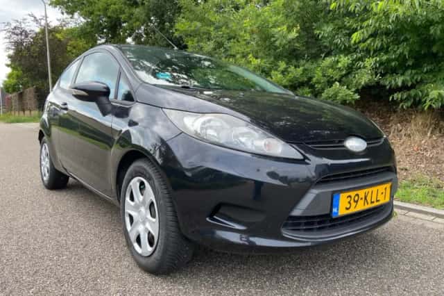 Ford Fiesta (2010) thumbnail 4