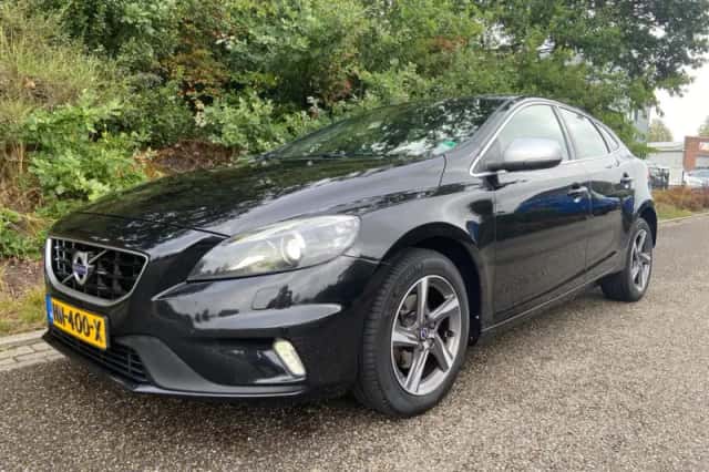 Volvo V40 (2015) thumbnail 3