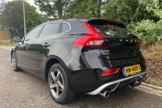 Volvo V40 (2015) thumbnail 4