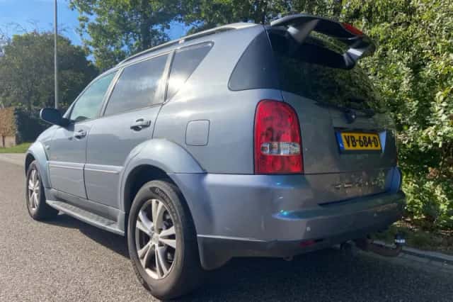 SsangYong Rexton (2013) thumbnail 4