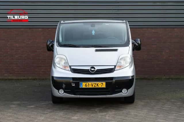 Opel Vivaro (2009) thumbnail 4